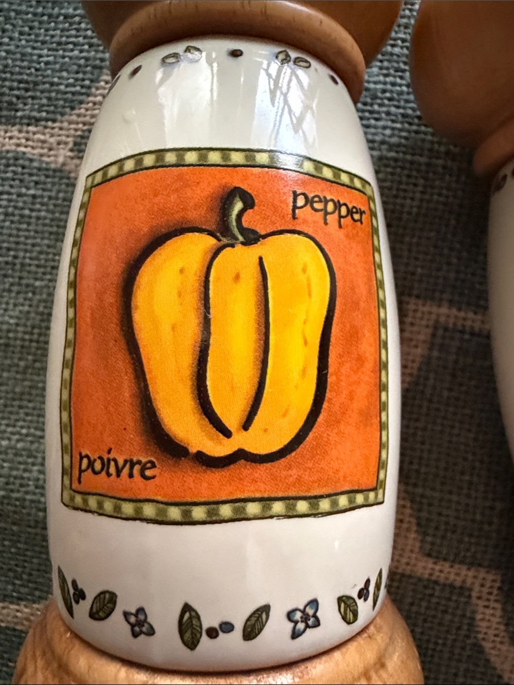French style Salt & Pepper Shakers - Picture 7 of 12